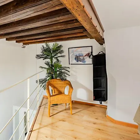 Apartment Vibe Loft In Old Town - Near De Ferrari & Aquarium